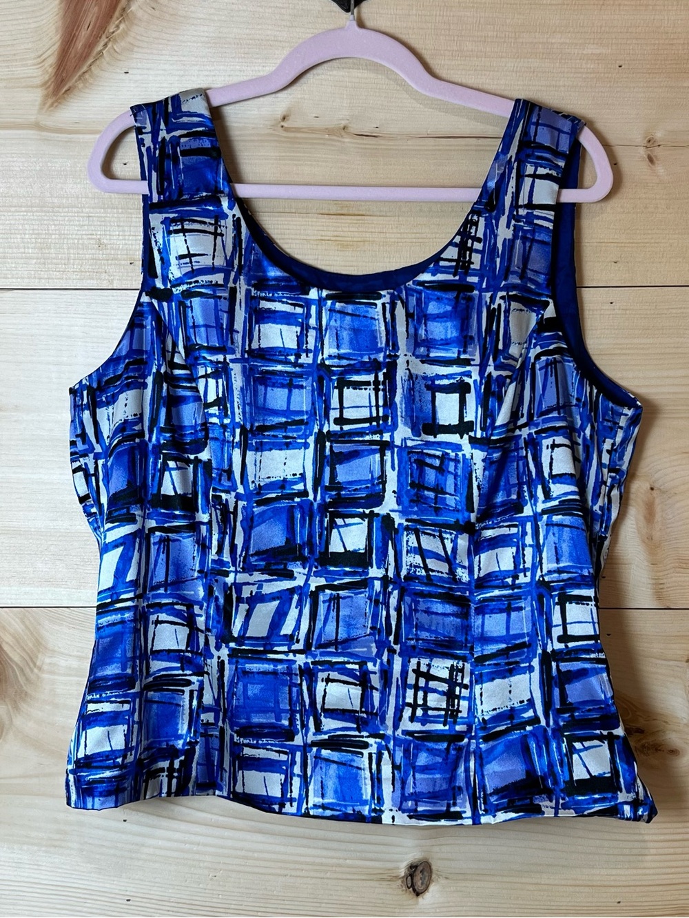 Tahari Blue & White Abstract Shiny Shell Blouse - Corporate Power Dressing